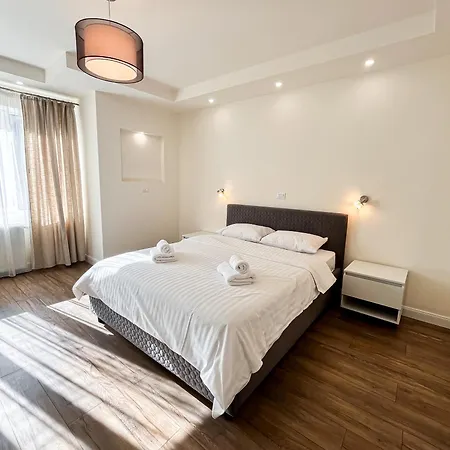 La Teatru - 2bd Near Theatre And Old Town *