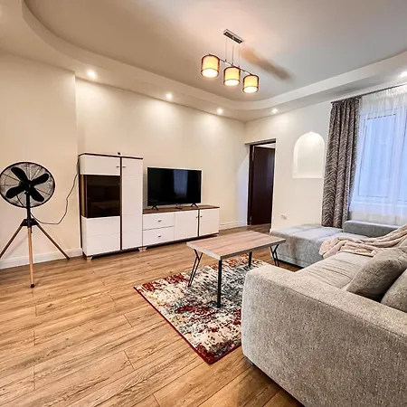 La Teatru - 2bd Near Theatre And Old Town Apartment Brasov